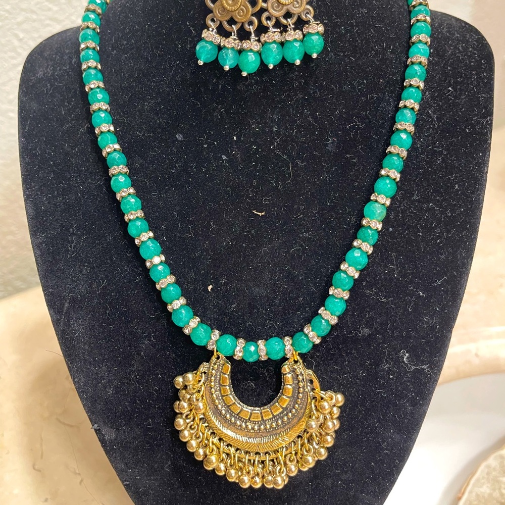 Vintage design necklace
